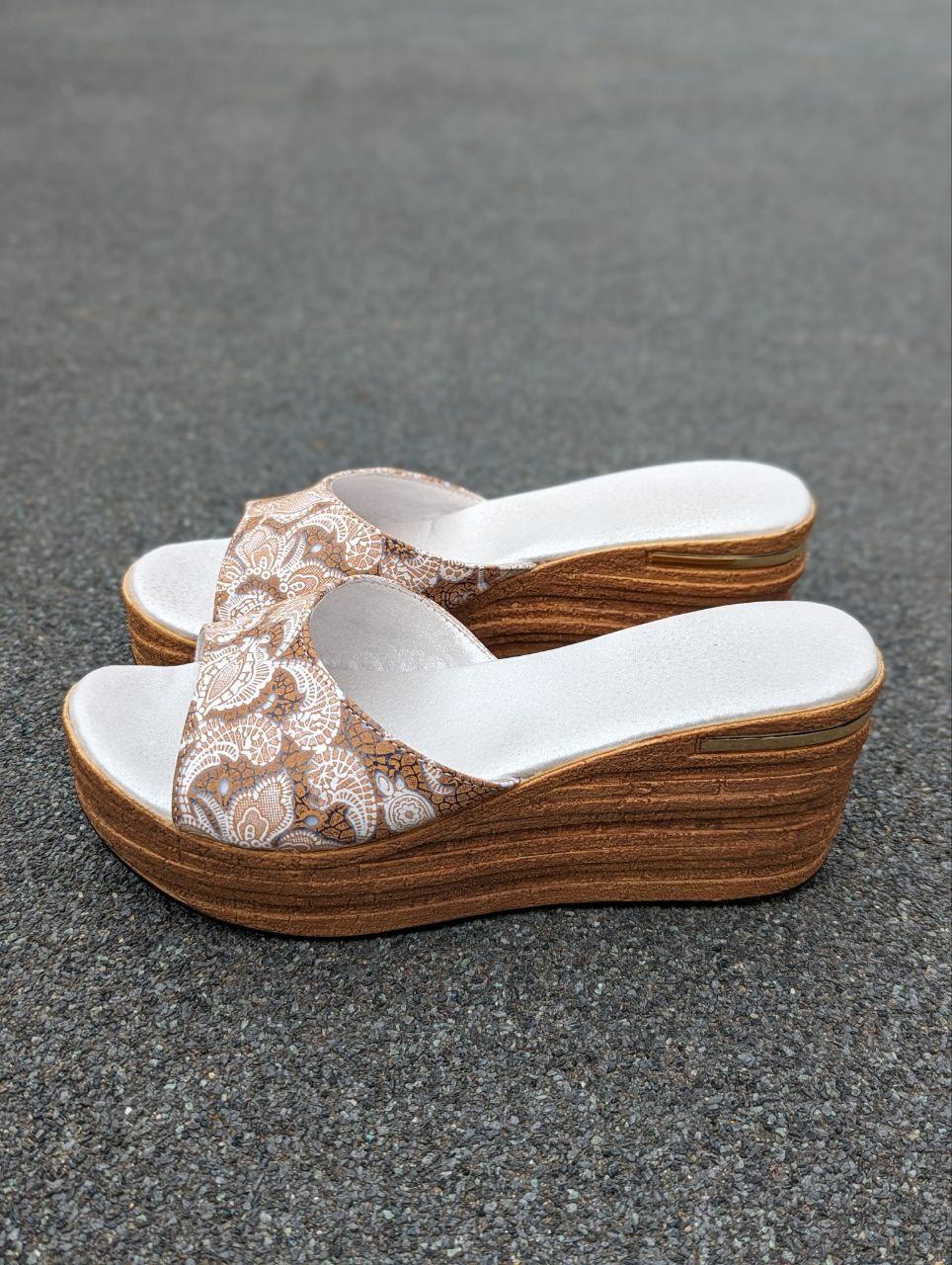 STTOPA Розміри 36-41. Шльопанці шкіряні. Танкетка 7,5 см. 123-3641-7 Коричневі, фото 1