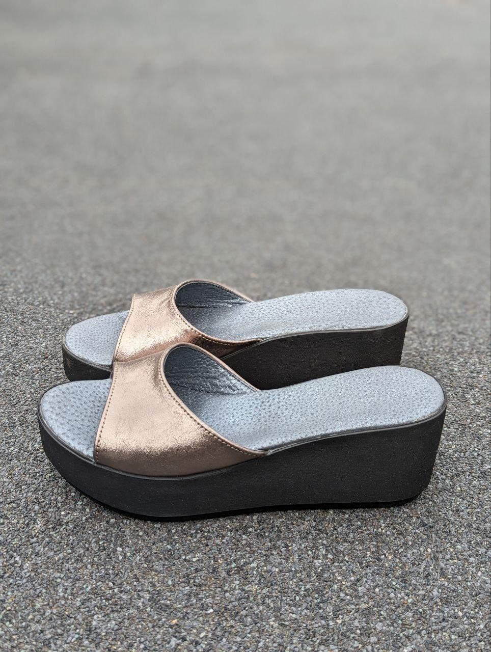 STTOPA Розміри 39-25,5 см. Шльопанці шкіряні. Танкетка 7 см. 123-3641-7 Бронзові, фото 1