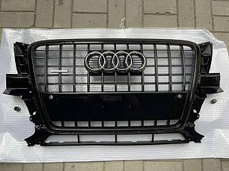Решітка радіатора Audi Q5 (08-11) стиль S-Line SQ5 (чорна)