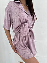 Жіночий шовковий костюм сорочка на ґудзиках і шорти з розрізами в горошок Ds5611, фото 2
