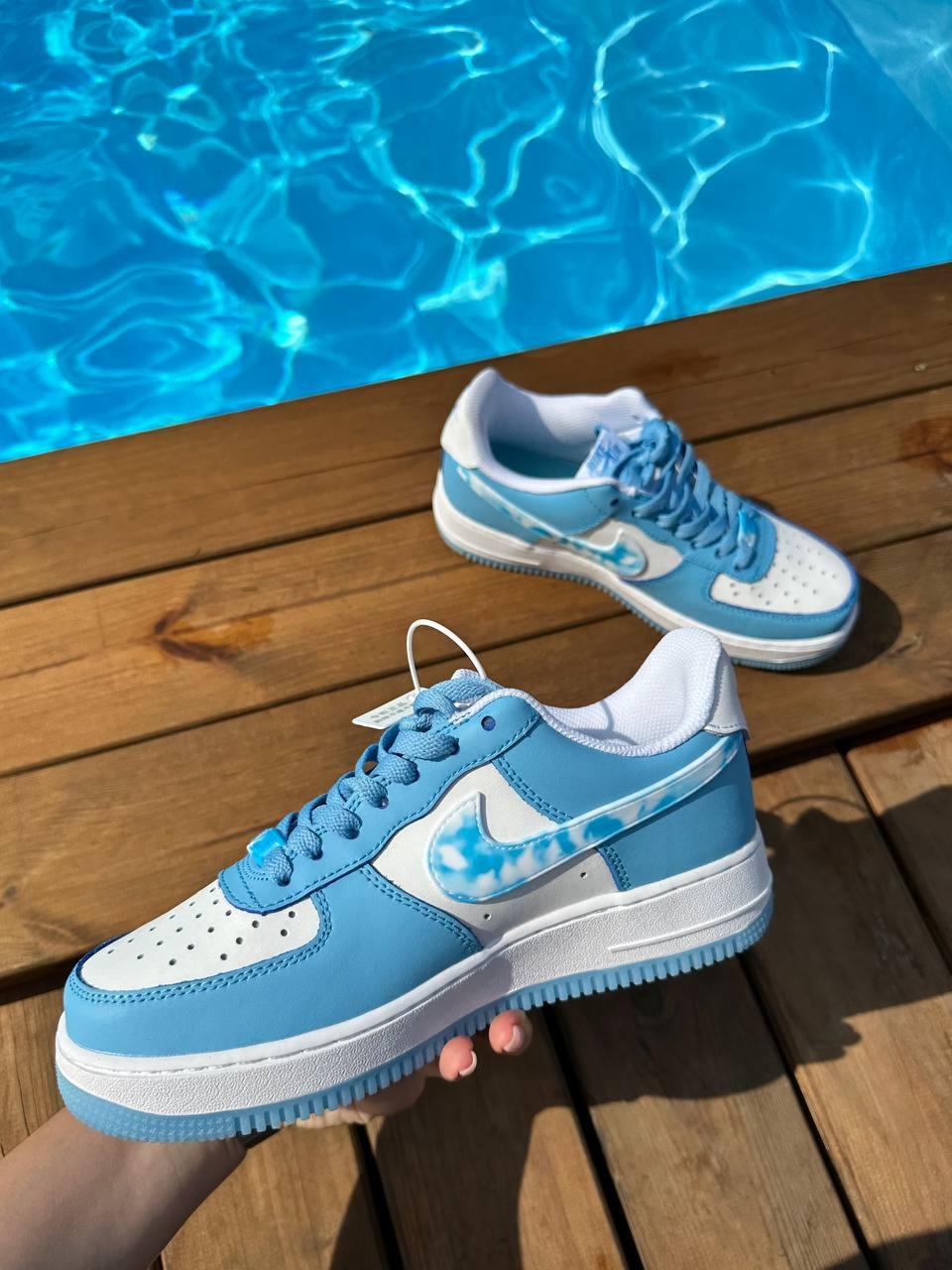 Nike air force one dripping swoosh online