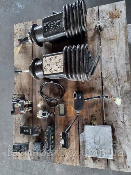 AHLMANN AZ 14 Обладнання кабіни