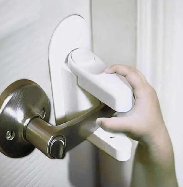 Детский замок Ограничитель открывания дверей Door lever lock [ОПТ] - фото 4 - id-p1893406302