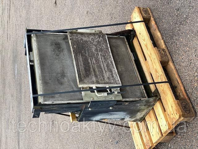 CATERPILLAR 325 C Радіатор охолодження