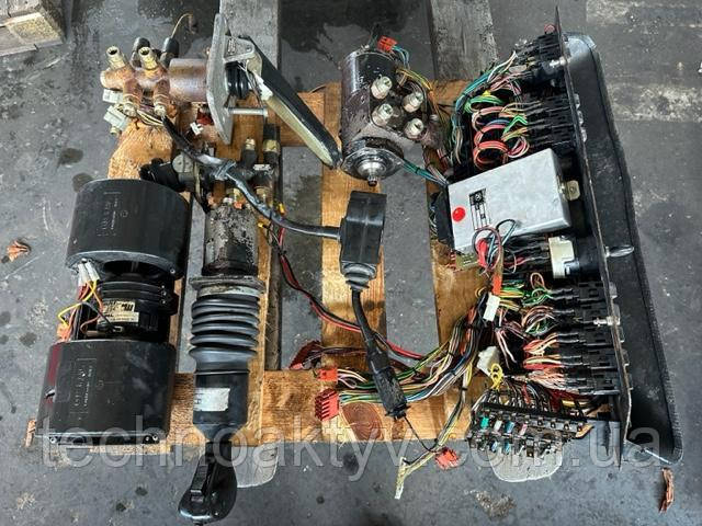 LIEBHERR L 541 Обладнання кабіни, фото 1