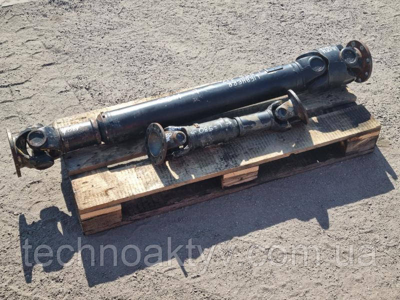 LIEBHERR L 556 Привідний вал