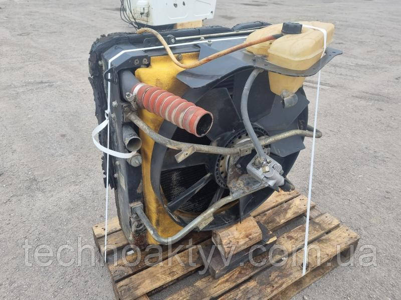 LIEBHERR R 900 C Радіатор охолодження
