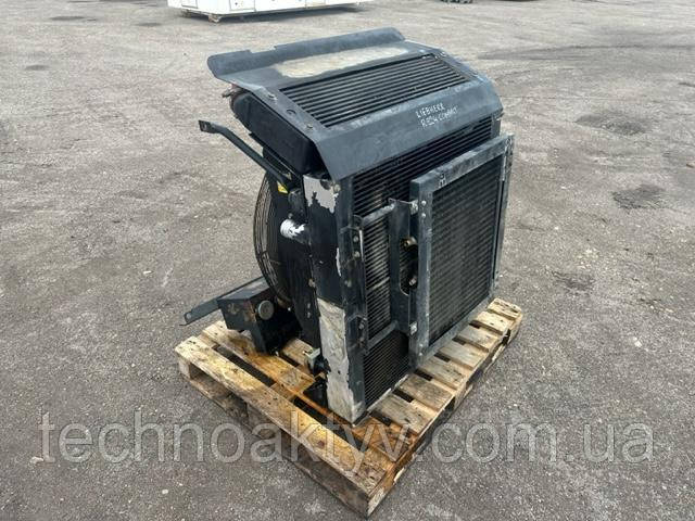 LIEBHERR R 924 COMPACT Радіатор охолодження, фото 1