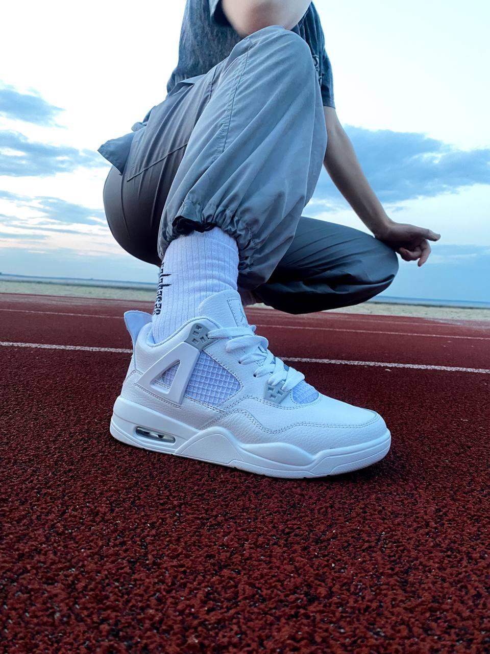 Жіночі стильні кросівки білі Nike Air Jordan Retro 4 White Cement, найк айр джердан ретро