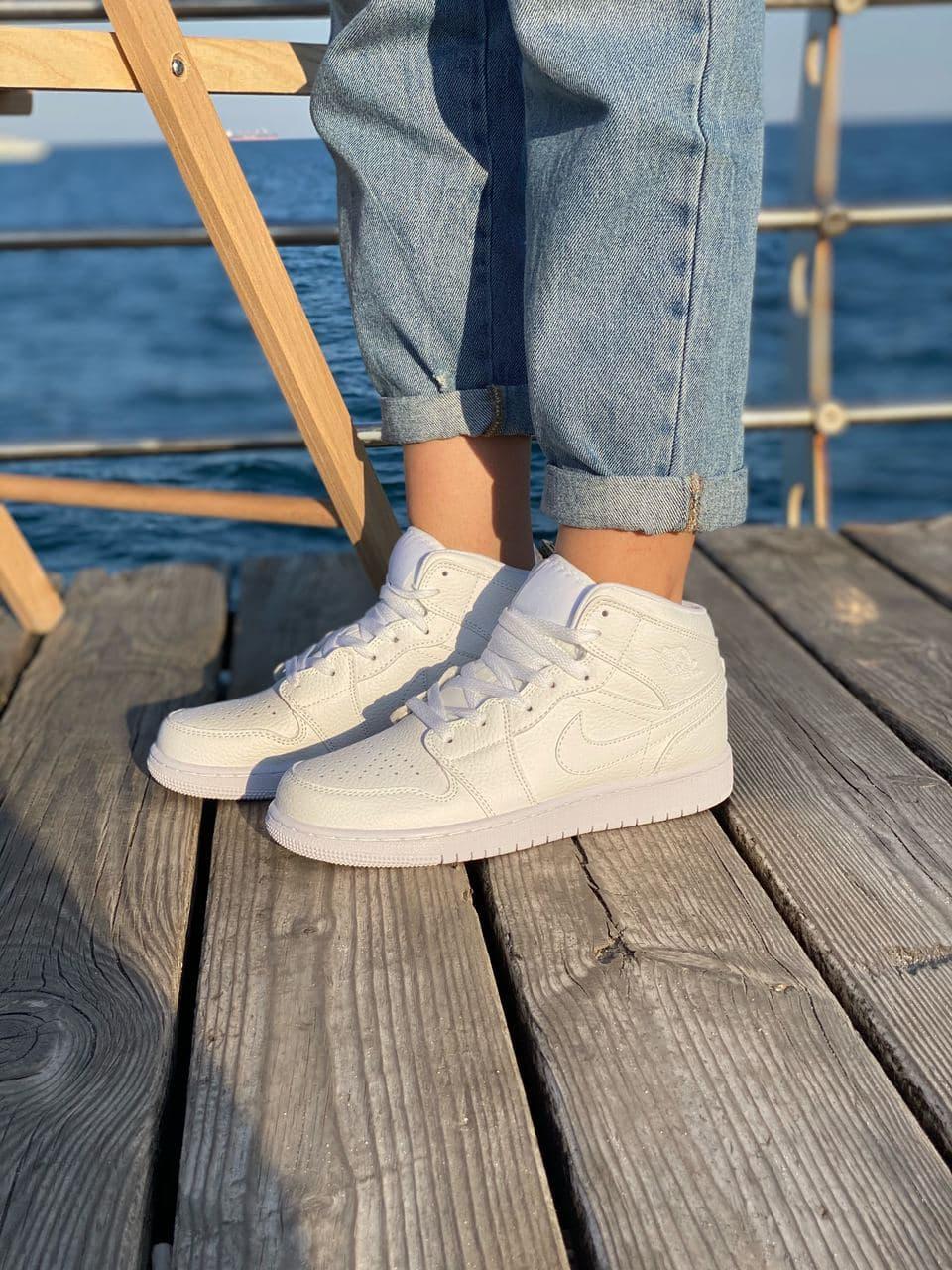 Full deals white jordans