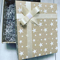 Подарочная коробка «Звёзды на крафте» из плотного микрогофрокартона 30×28×10см