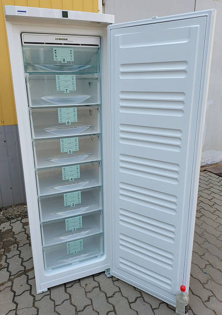Морозильная камера Liebherr GNP 3056 NoFrost 8 полок 306л 185см