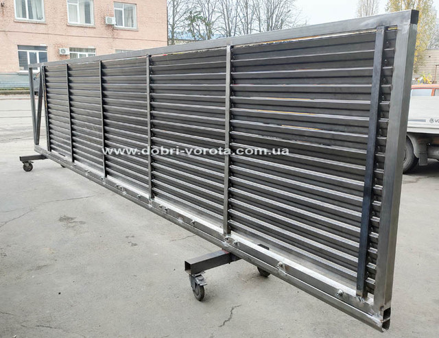 Ворота под жалюзі Ворота под жалюзі