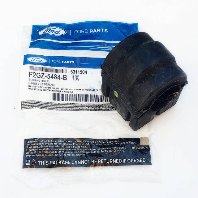 Втулка оригінальна переднього стабілізатора Ford Edge 2.7