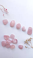 Камінчики натурального рожевого кварцу у вигляді галтовки