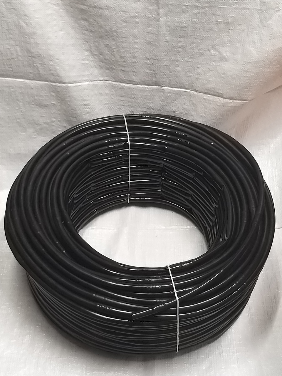 Купить Многолетняя капельная трубка 16 мм с капельницами через 20 см ...