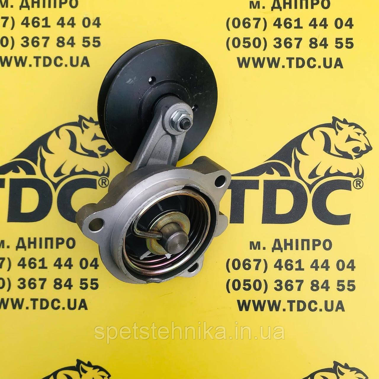 02238068 Натягувач ременя