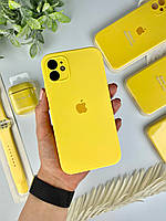 Чехол силиконовый с квадратными бортиками на iPhone 11 Желтый