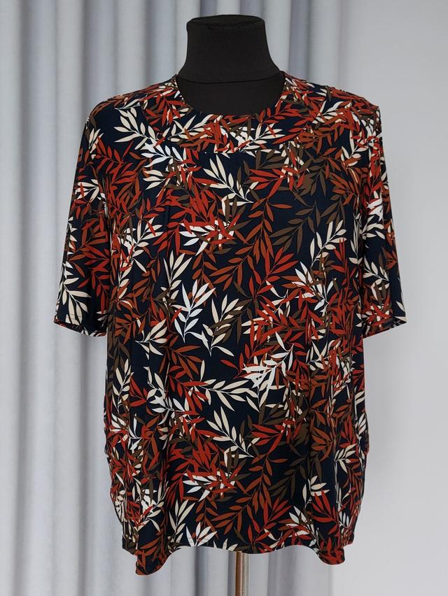 зображення жіноча літня блузка з короткими рукавами