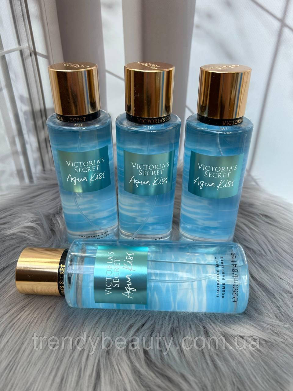 Парфумований спрей для тіла Victoria Secret Aqua Kiss Fragrance Mist (250 мл)