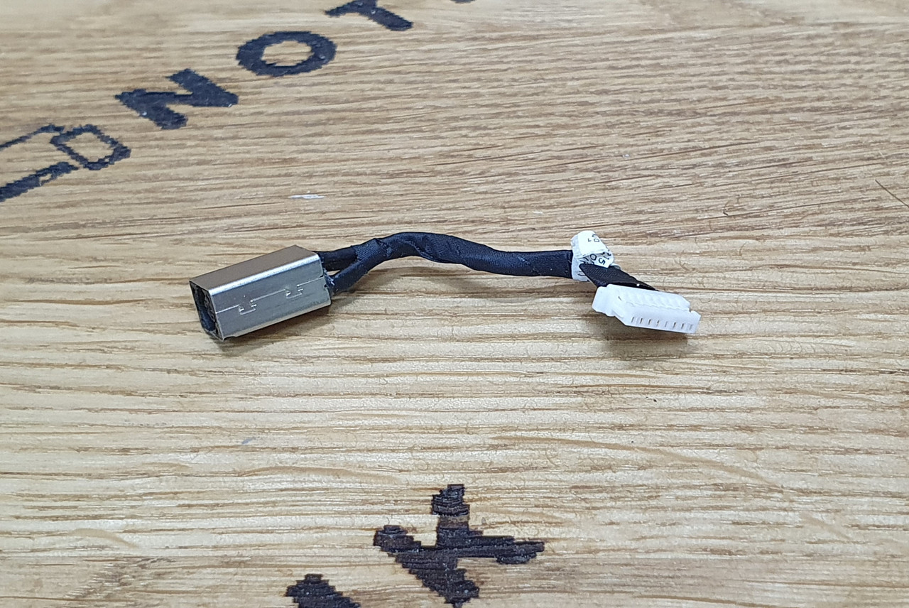 Роз'єм заряджання для ноутбука Dell Inspiron 7586 7590 7786 7390 P76F (450.0EZ0A.0011 0XYMJP) Вживаний