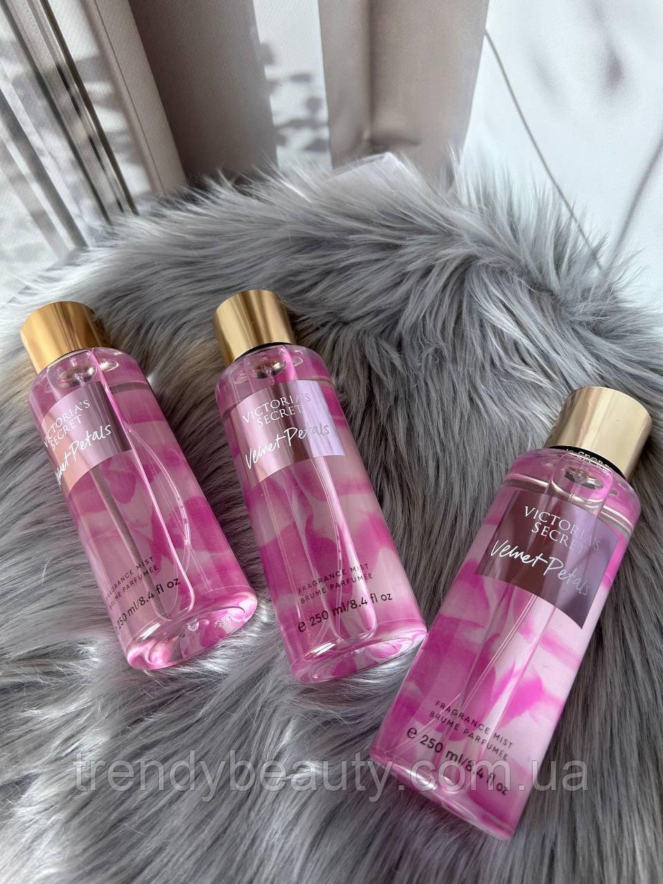 Парфумований спрей для тіла Victoria s Secret Velvet Petals, 250 мл