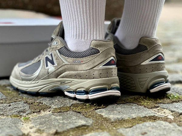 New Balance 2002R khaki