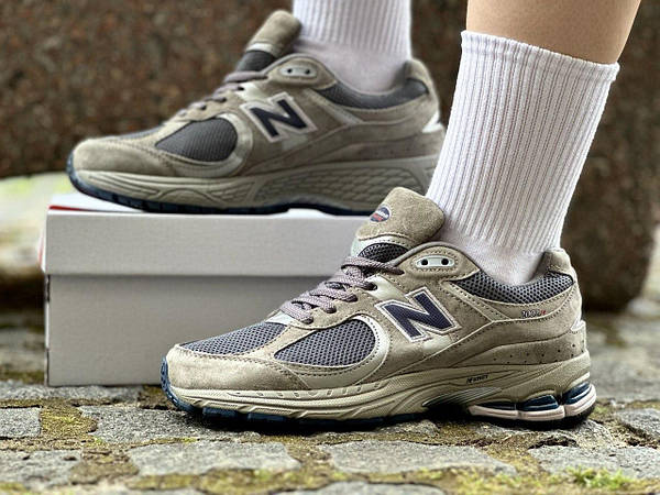 New hotsell balance khaki