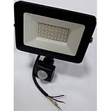 Прожектор світлодіодний з датчиком руху XPRO LED 30W Black 5000K (lp-88503), фото 4