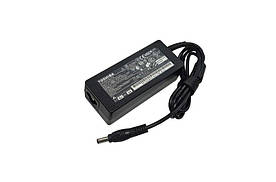 Блок живлення для ноутбука Toshiba 65 W 19 V 3.42 A 5.5x2.5mm PA3467U OEM