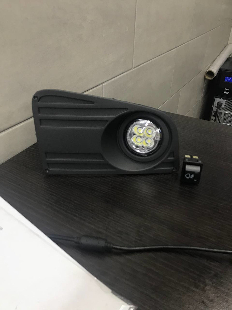 Протитуманка LED (діодна, пасажирська сторона) для Volkswagen Crafter 2006-2017рр.