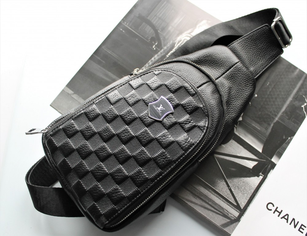 Чоловіча шкіряна сумка-слінг Louis Vuitton через плече чорна, фото 1