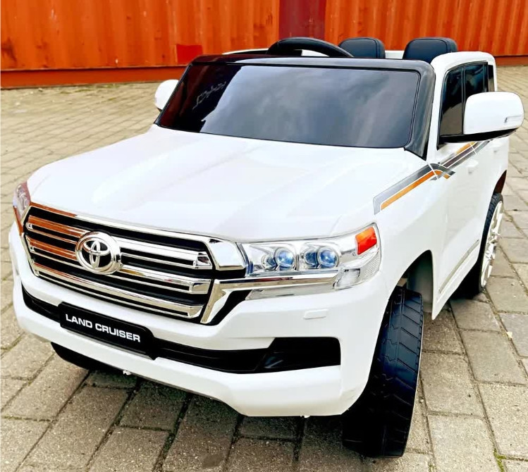 Дитячий електромобіль TOYOTA LAND CRUISER