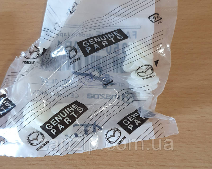 Кліпса MAZDA - GJ6A-68-AB1, ціна: 50 ₴, купити на Prom.ua