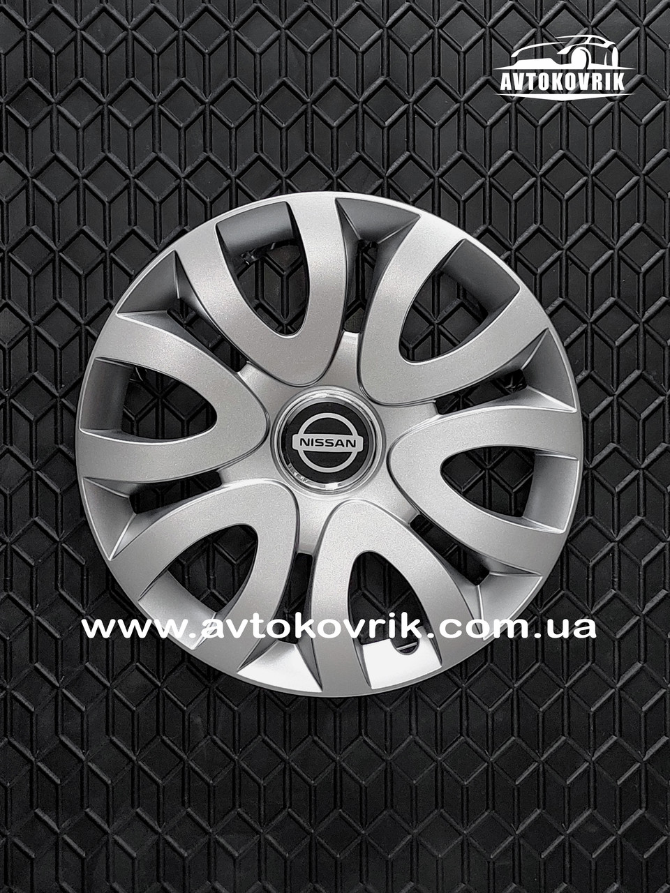 Ковпаки на колеса r15 на Nissan / Ниссан SKS 330