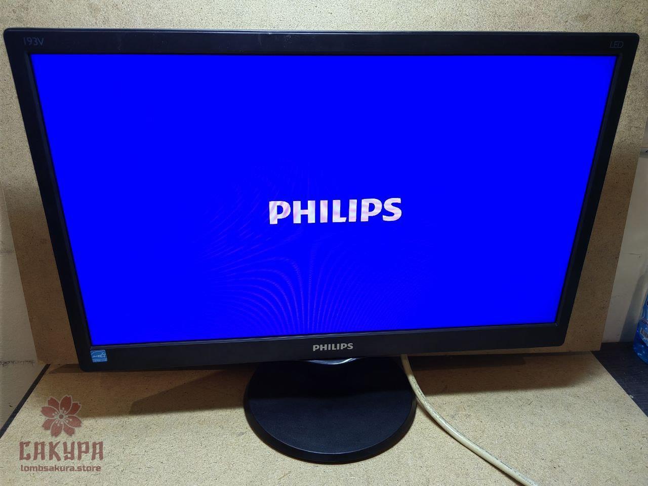 Монітор 18.5' Philips 193V5LSB2/10 Черный - фото 1 - id-p1896011351