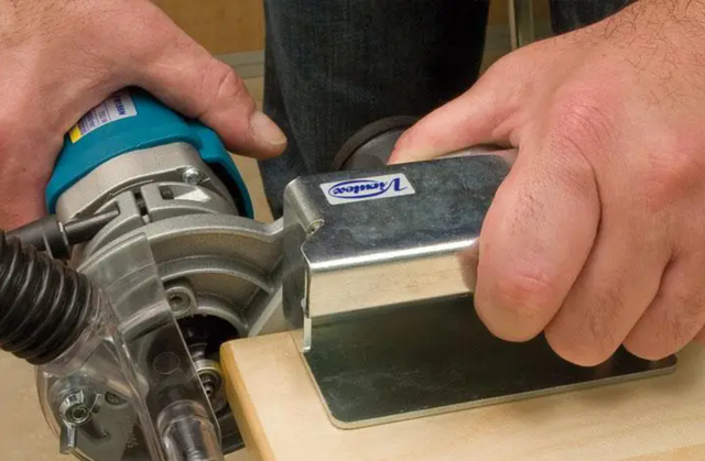 Ручний фрезер FR256 для кромки 750W, Virutex: продаж, ціна у Києві