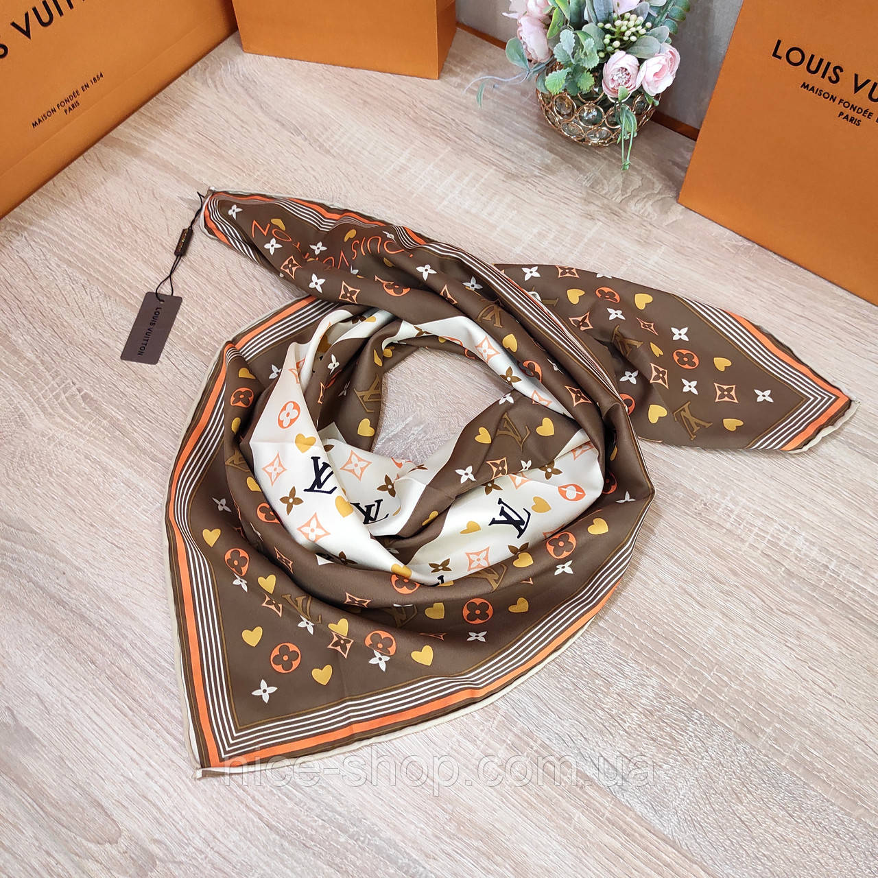 Хустка Louis Vuitton шовкова з ручною підшивкою