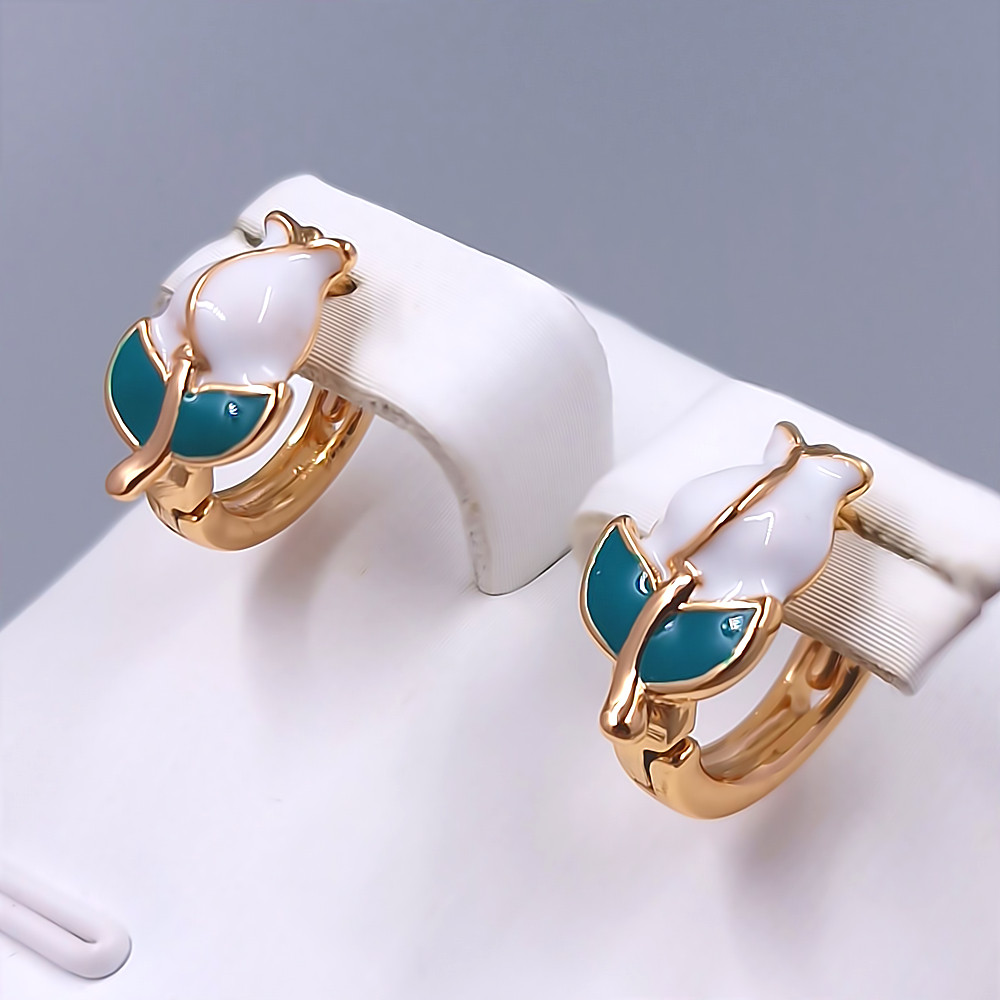 Сережки XР із кольоровою емаллю. Позолота 18К. Діаметр: 11 мм. Ширина: 7 мм.