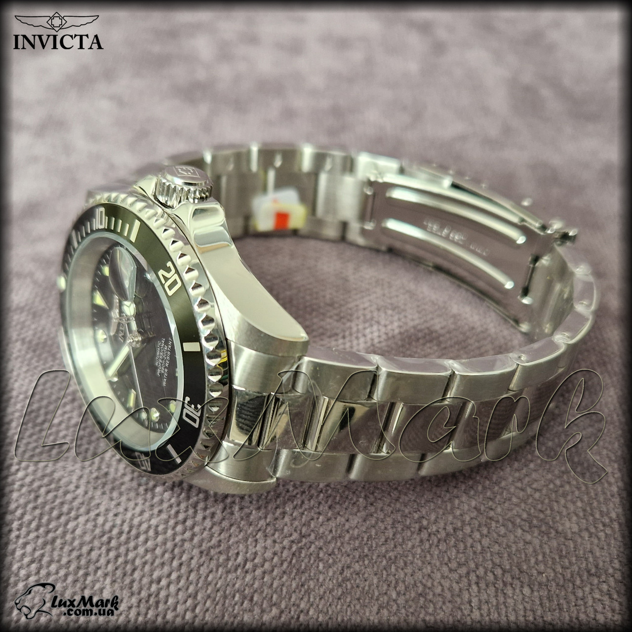 Invicta 17044 top