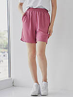 Літні жіночі вільні шорти з фактурної тканини на гумці рожеві 44-46