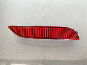 Катафот заднього бампера правий Toyota Camry V70 2017-2021 81910-06070