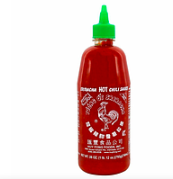 Соус Шрирача острый чили (82.3% чили) Sriracha Huy Fong 740мл