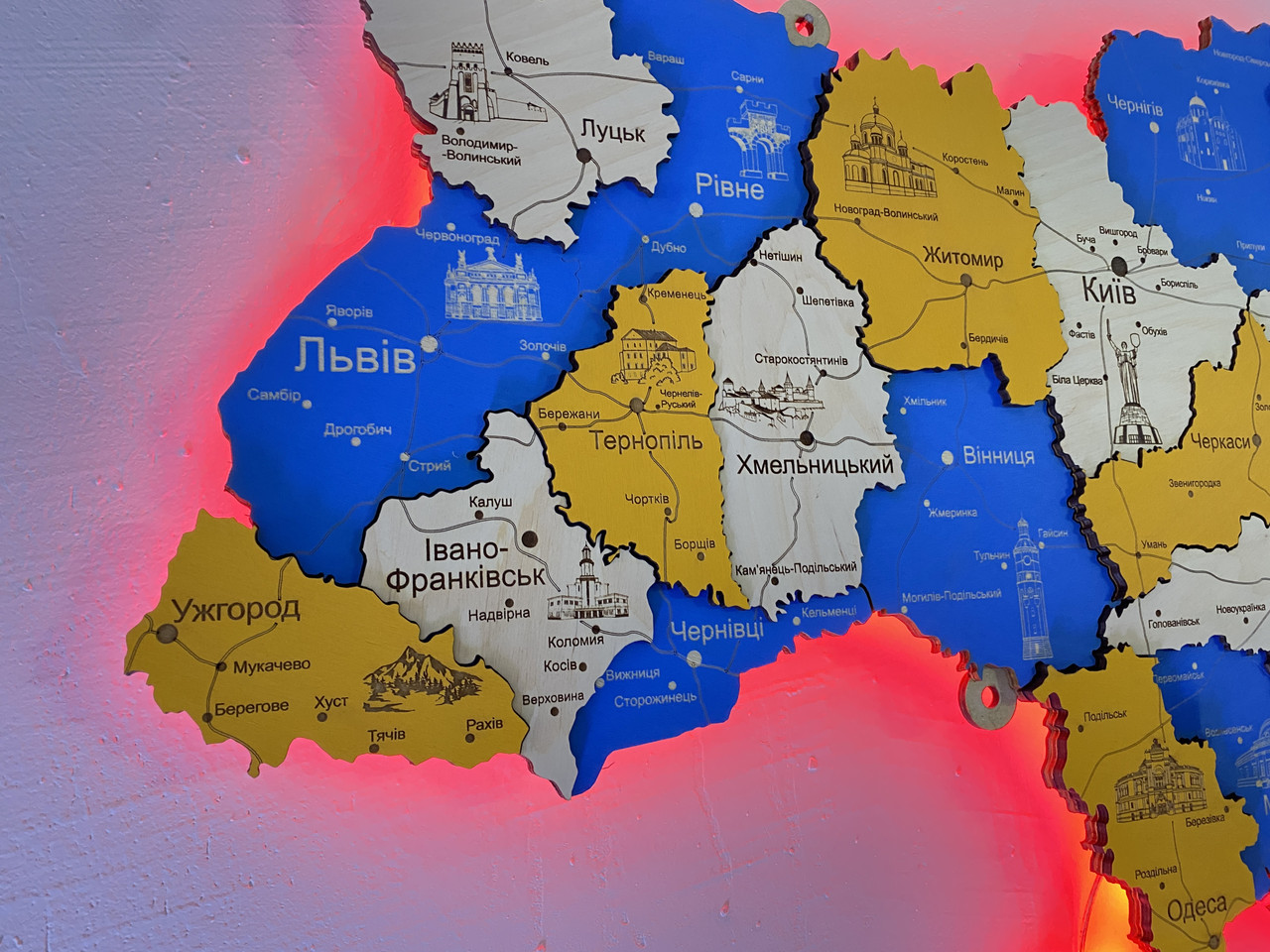 Деревянная карта Украины с подсветкой "Патріот" Travel, 70×47 см "Lv" - фото 4 - id-p1896607862