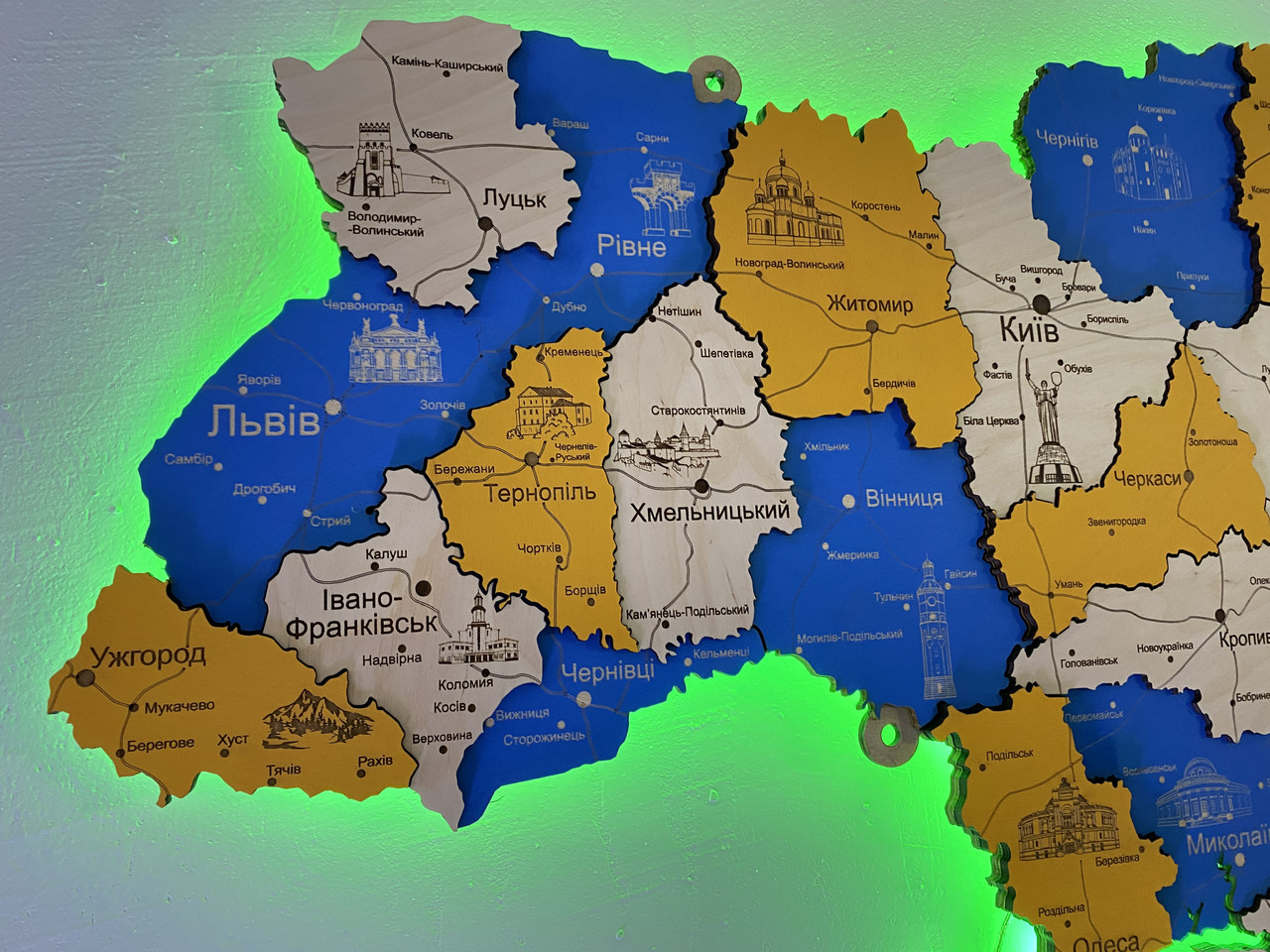 Деревянная карта Украины с подсветкой "Патріот" Travel, 70×47 см "Lv" - фото 7 - id-p1896607862