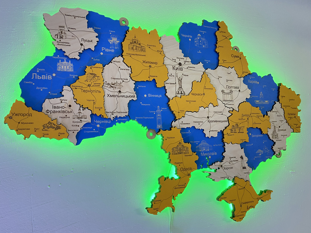 Деревянная карта Украины с подсветкой "Патріот" Travel, 70×47 см "Lv" - фото 9 - id-p1896607862