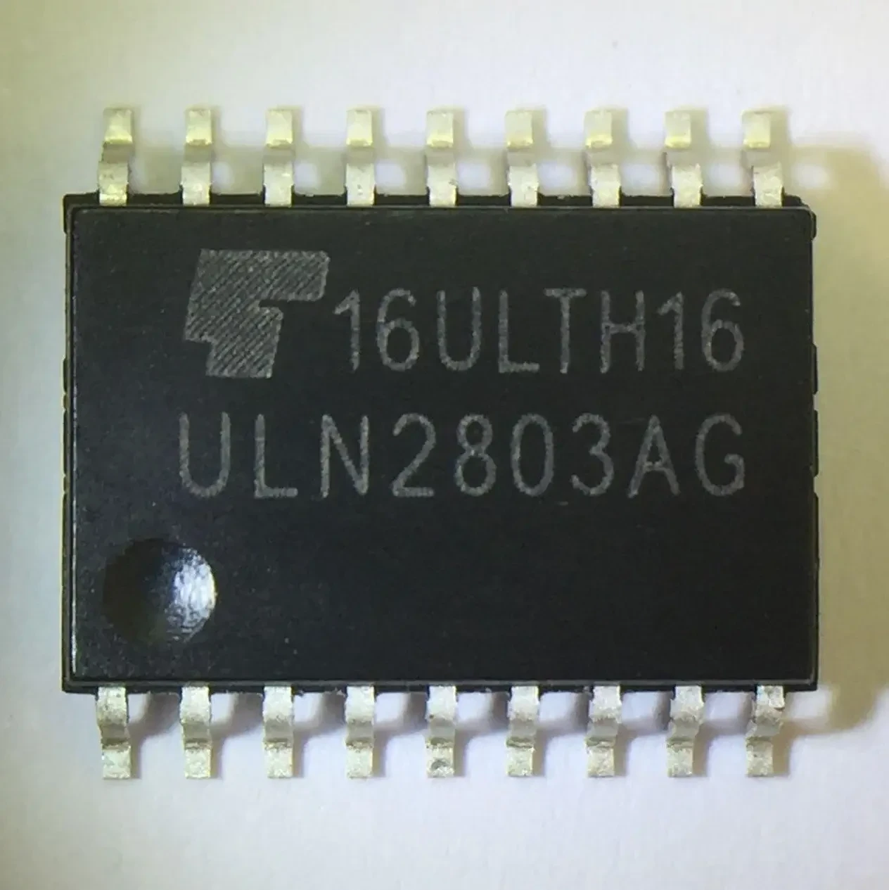 Мікросхема ULN2803AFWG(smd)