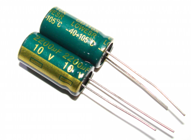 Конденсатор комп'ютерний 2200мкФ х10В(105*)