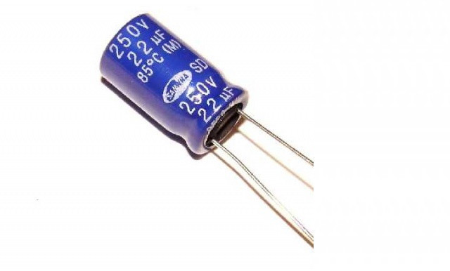 Конденсатор низькоімпедансний  22мкФ х 250В