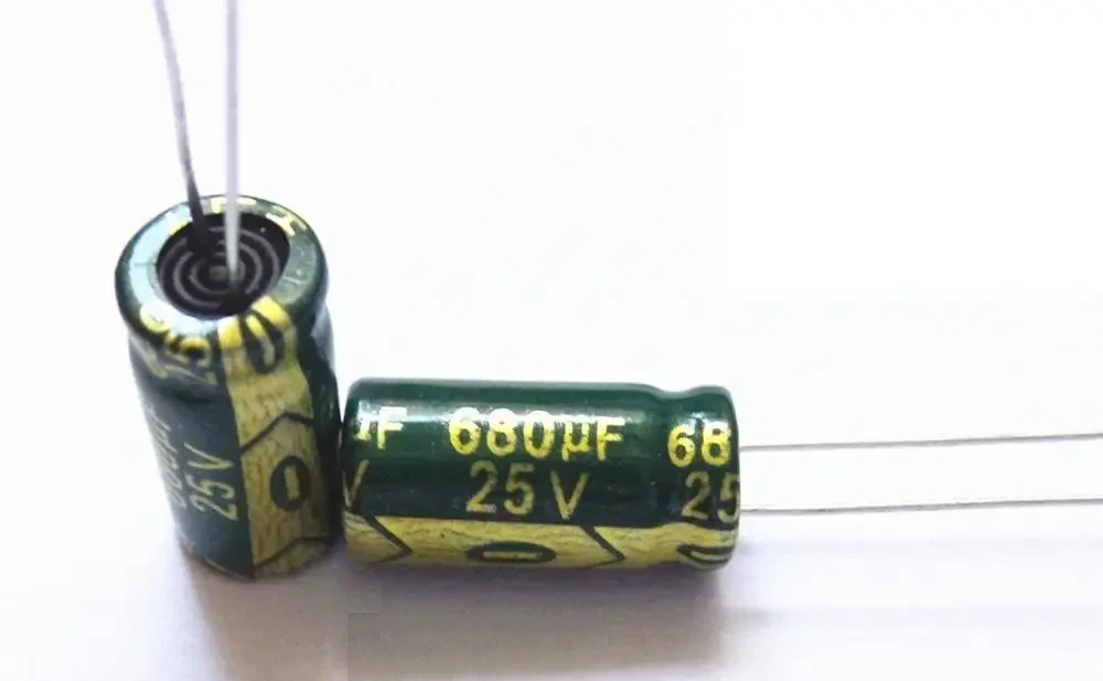 Конденсатор низькоімпедансний  680мкФ х  25В
